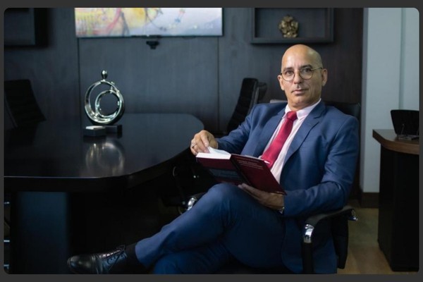 Dr. Robson Teixeira Neves